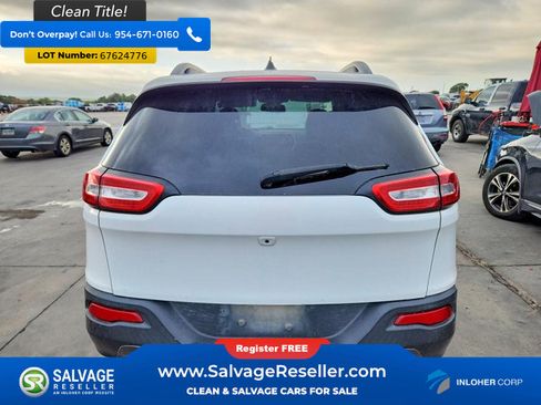 Used 2017 Jeep Cherokee Trailhawk AWD/4WD image 8