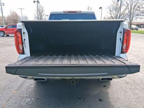 Used 2023 GMC Sierra 1500 SLT w/ SLT Premium Package image 5