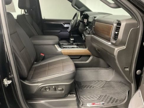 Certified 2023 Chevrolet Silverado 1500 High Country w/ Technology Package image 29