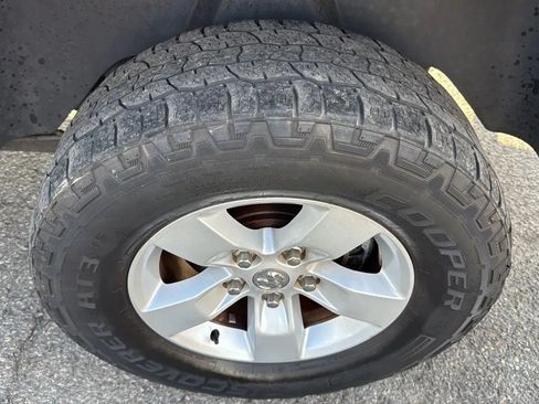 Used 2019 RAM 1500 Classic SLT AWD/4WD image 9