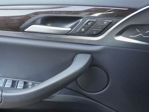 Used 2025 BMW X4 xDrive30i image 16