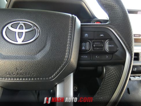 Used 2025 Toyota Tacoma TRD Sport AWD/4WD image 38
