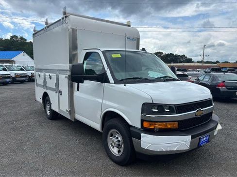 New 2025 Chevrolet Express 3500 w/ Power Convenience Package image 3