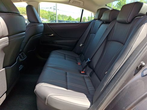 Certified 2025 Lexus ES 300h w/ Luxury Package FWD image 10