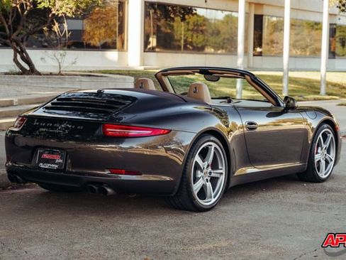 Used 2013 Porsche 911 Carrera S image 9