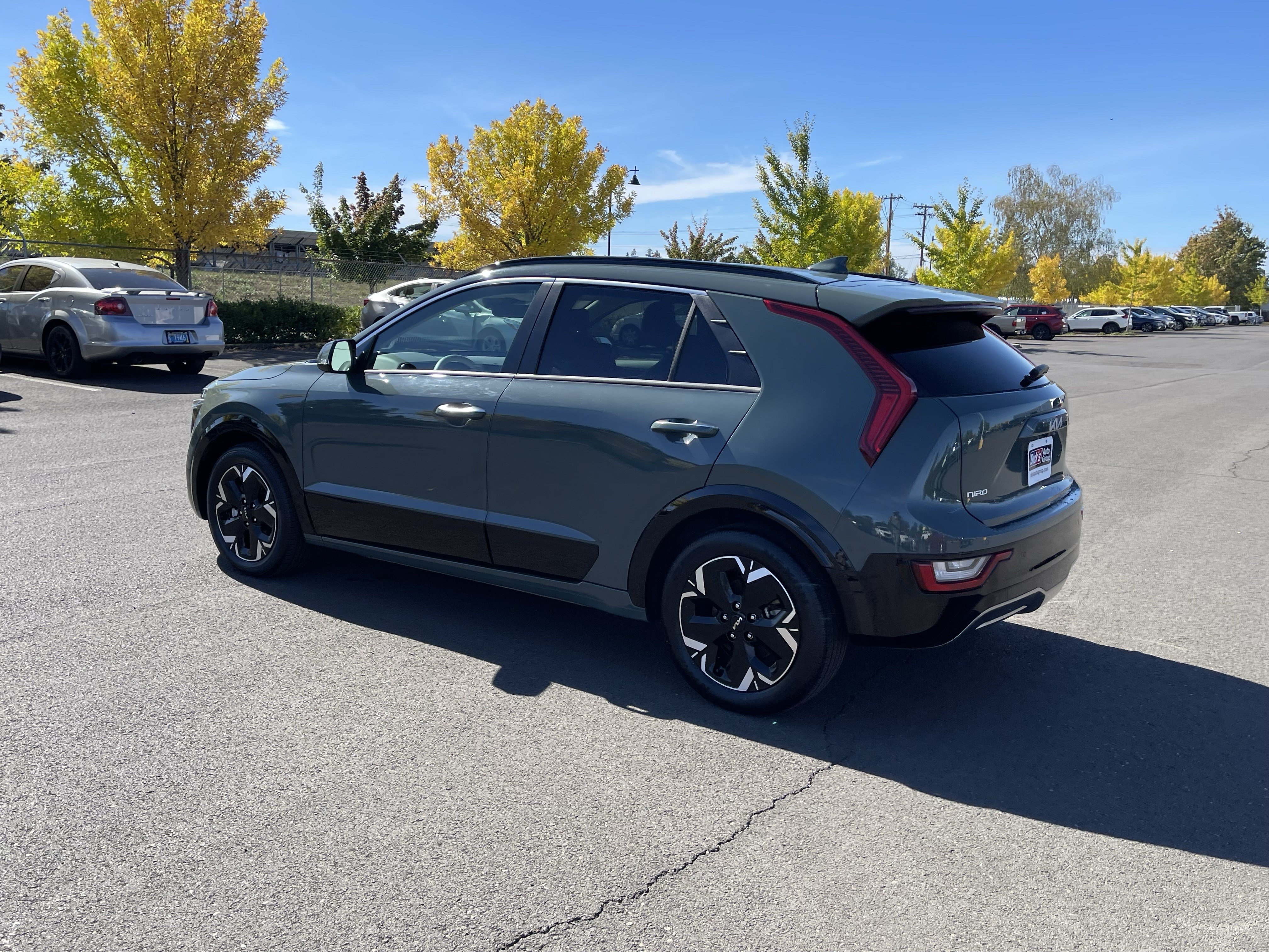 Used 2023 Kia Niro Wave FWD image 3