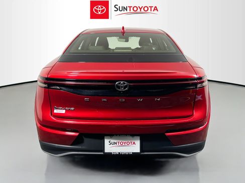 Used 2024 Toyota Crown AWD/4WD image 5
