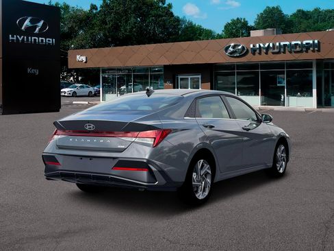 New 2026 Hyundai Elantra Limited image 7