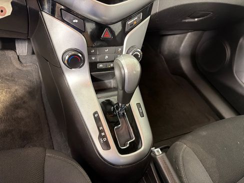 Used 2016 Chevrolet Cruze LT FWD image 16