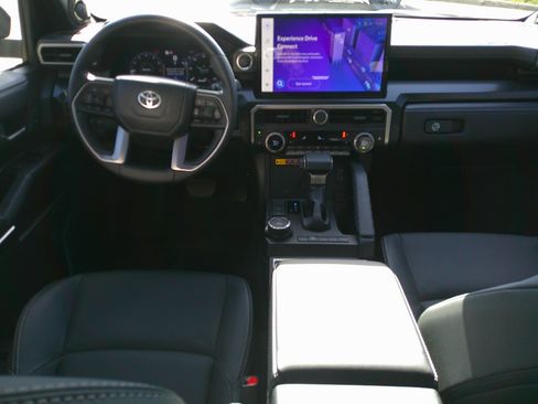 Used 2025 Toyota 4Runner Limited image 31