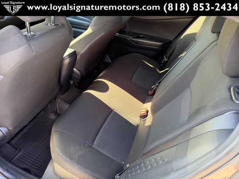 Used 2019 Toyota C-HR LE FWD image 14