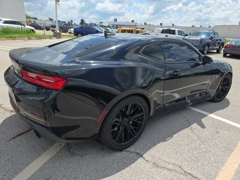 Used 2017 Chevrolet Camaro LT RWD image 5