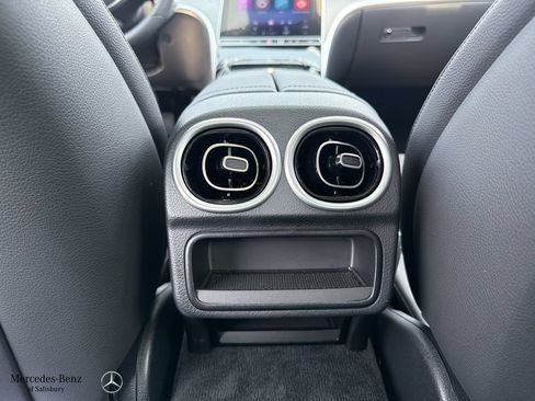 Used 2025 Mercedes-Benz C 300 4MATIC Sedan image 16
