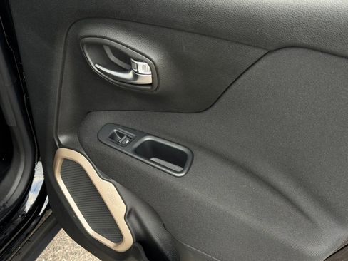 Used 2016 Jeep Renegade Sport w/ Power & Air Group image 19