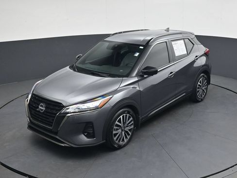 Used 2023 Nissan Kicks SR w/ SR Premium Package FWD image 42
