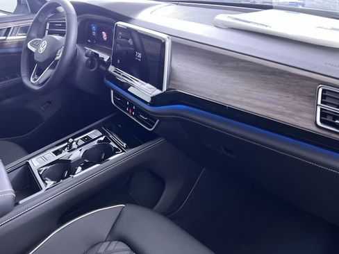 New 2025 Volkswagen Atlas SEL Premium R-Line image 32