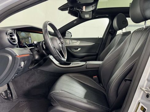 Used 2021 Mercedes-Benz E 350 4MATIC Sedan image 4
