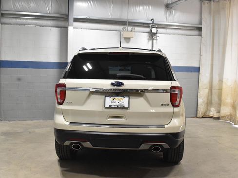 Used 2018 Ford Explorer XLT w/ Equipment Group 202A AWD/4WD image 26