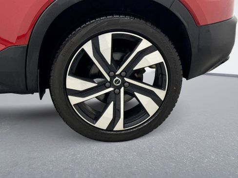 Used 2024 Volvo XC40 B5 Plus w/ Climate Package AWD/4WD image 12