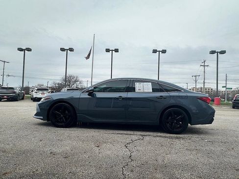 Certified 2019 Toyota Avalon Limited w/ Advanced Safety Package image 2