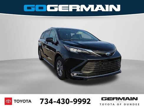 Used 2022 Toyota Sienna XLE image 5