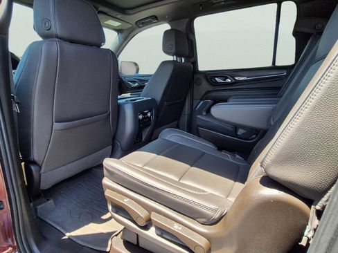 Used 2023 GMC Yukon XL Denali AWD/4WD image 18