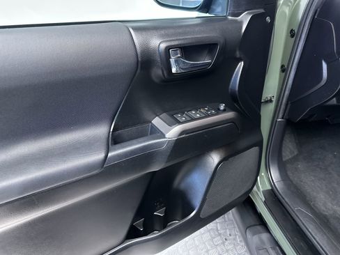 Used 2021 Toyota Tacoma TRD Off-Road w/ Technology Package image 17