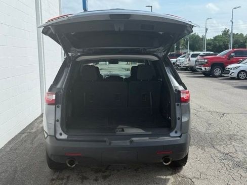 Used 2021 Chevrolet Traverse LT FWD image 7