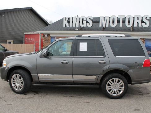 Used 2013 Lincoln Navigator 4WD w/ HD Trailer Tow Pkg image 2