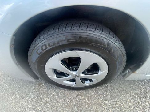 Used 2014 Toyota Prius Two FWD image 19