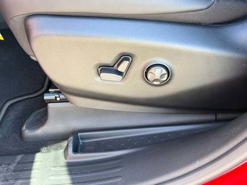 New 2026 Chrysler Pacifica Select w/ S Appearance Package image 25