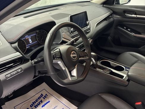 Used 2024 Nissan Altima 2.5 SR image 11