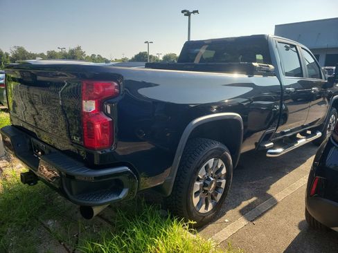 Used 2021 Chevrolet Silverado 2500 LT w/ Z71 Chrome Sport Edition AWD/4WD image 3