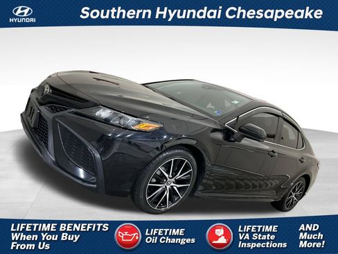 Used 2021 Toyota Camry SE FWD image 1