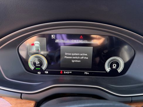 Used 2023 Audi Q5 e Premium Plus image 11