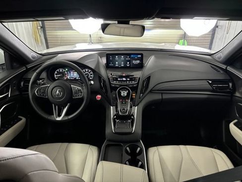 Used 2025 Acura RDX SH-AWD image 16