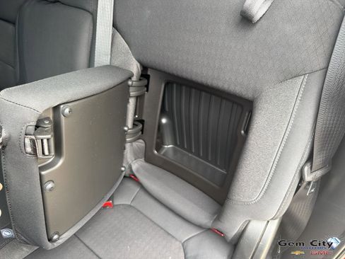 Used 2020 GMC Sierra 1500 SLE w/ SLE Value Package image 12