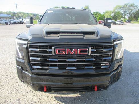 New 2026 GMC Sierra 3500 AT4 w/ AT4 Premium Plus Package AWD/4WD image 12
