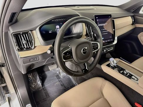 Used 2025 Volvo XC90 T8 Plus w/ Protection Package Premier AWD/4WD image 9