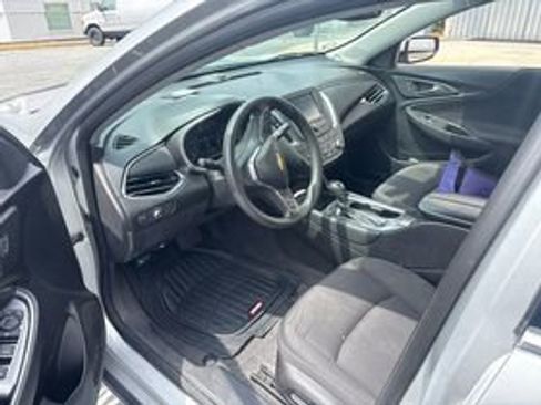 Used 2018 Chevrolet Malibu LT FWD image 9