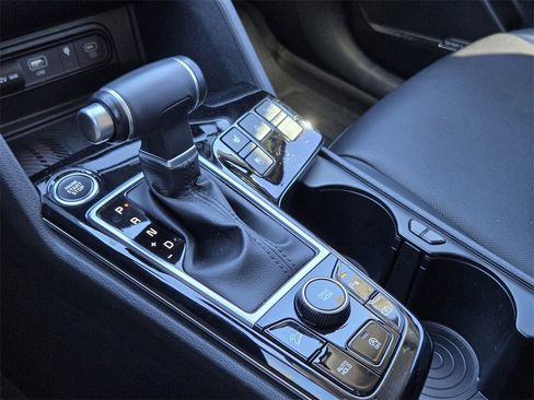 Certified 2023 Kia Sportage SX image 9