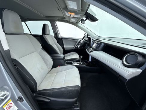 Used 2018 Toyota RAV4 Adventure image 15