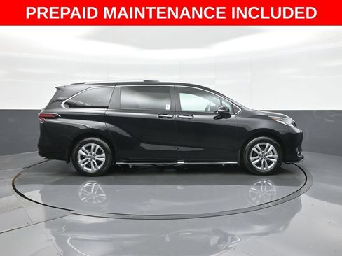 Certified 2026 Toyota Sienna Limited FWD image 8