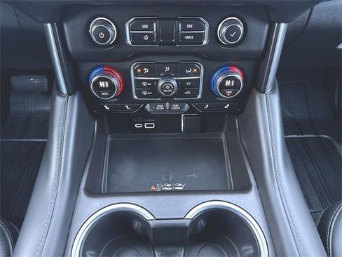 Used 2021 Chevrolet Tahoe Z71 w/ Luxury Package image 17