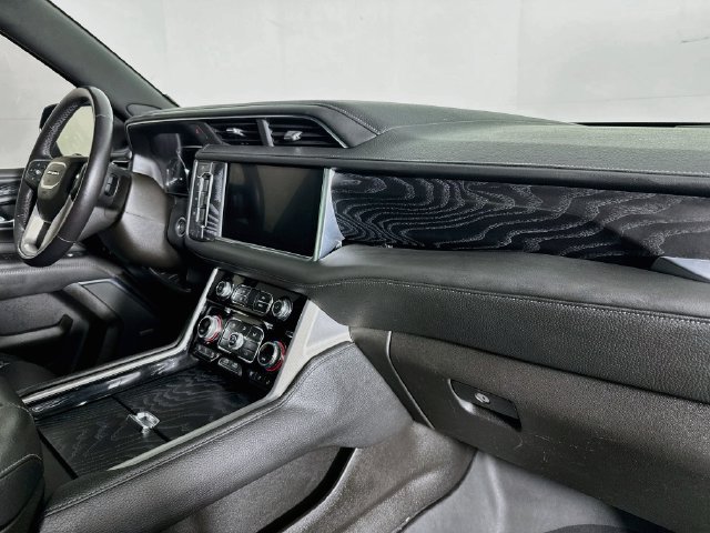 Used 2021 GMC Yukon XL Denali w/ Denali Ultimate Package AWD/4WD image 27