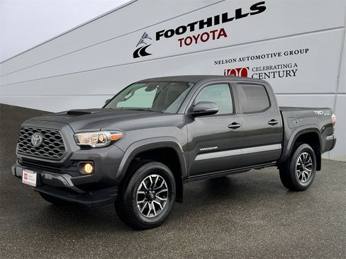 Certified 2020 Toyota Tacoma TRD Sport image 3