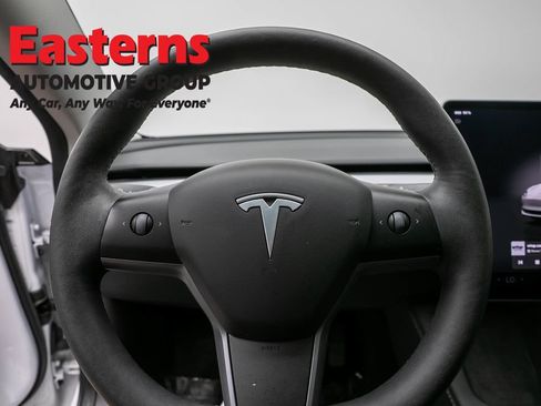 Used 2023 Tesla Model 3 Standard Range RWD image 12