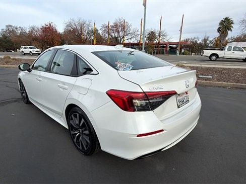 Used 2023 Honda Civic EX image 6