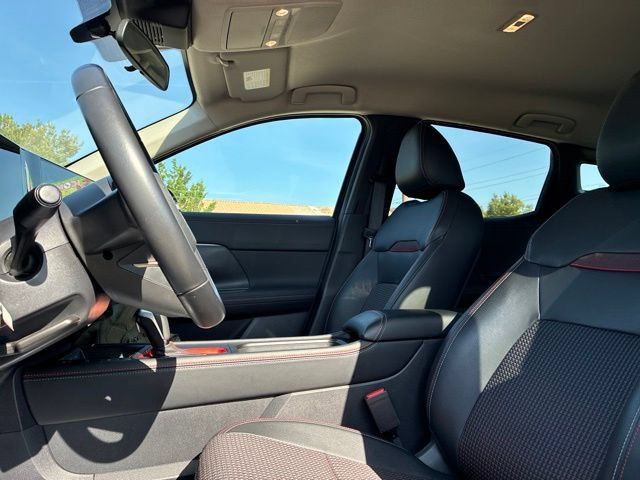 Used 2025 Nissan Kicks SR FWD image 20