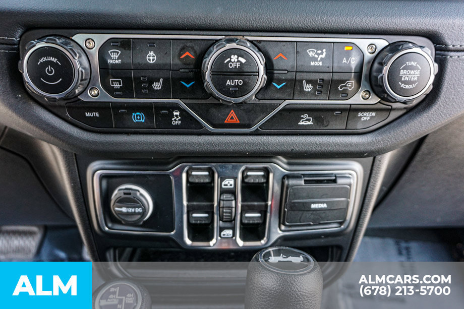 Used 2024 Jeep Wrangler Unlimited Sahara AWD/4WD image 44